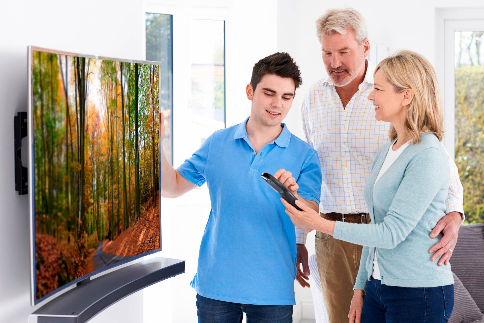 The Role of Professional AV Technicians in Enhancing Modern Home Entertainment